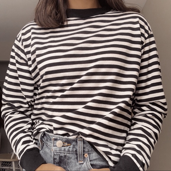 Brandy Melville Tops - ON HOLD Brandy Melville Camila Top, one-size!